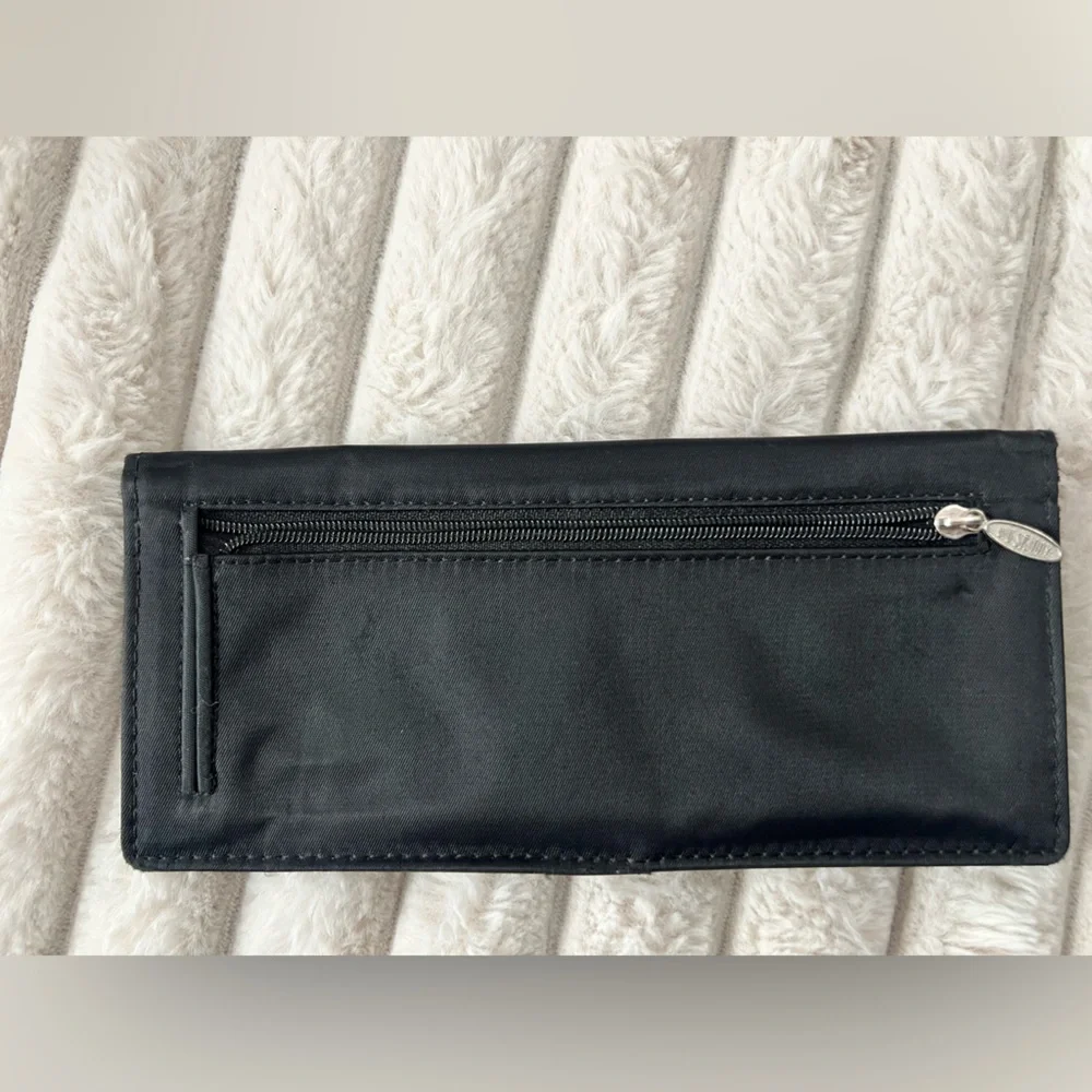 Black Women’s Slim Wallet - Sleek Organizer - Picture 3 of 4